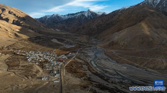 雪山下的暄和“古突”夜